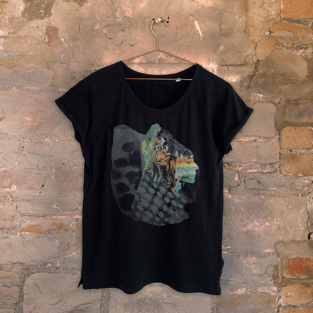 FLOATING ON A MOMENT - Women's Scoop Neck Black T-Shirt